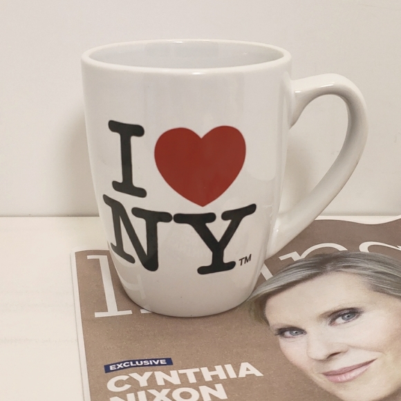 I ❤ New York Mug Pre-loved Condition And Just Like That The Big Apple - Picture 2 of 7